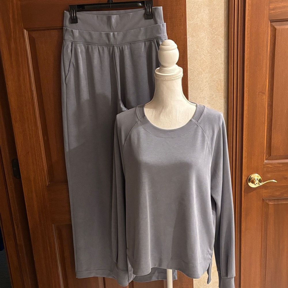 Athleta Slate Blue Sweatshirt/Pants Set, Sz M, L
